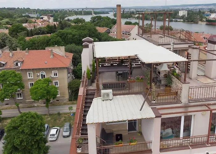 Sunset Luxury Apartment Warna